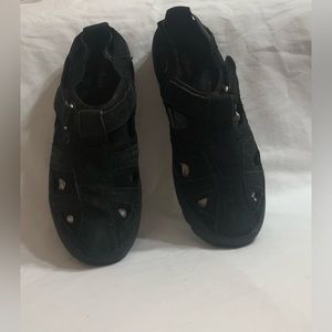 Cobbie Cuddlers women’s leather Suede slip on breathable shoes  black. Size 7W